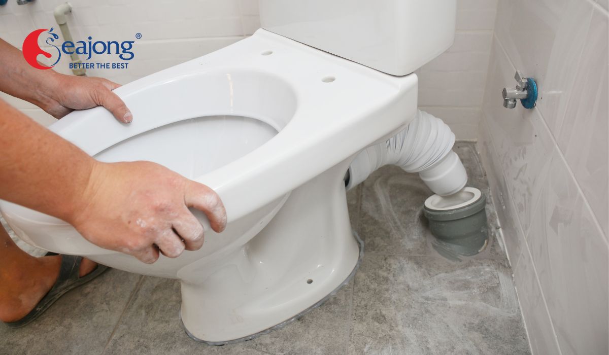 Khử mùi nhà vệ sinh bằng cách kiểm tra thiết bị nhà vệ sinh