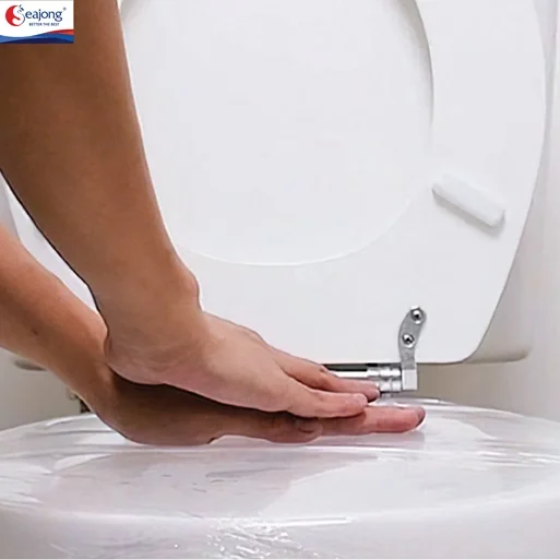 cách xử lý bồn cầu bị nghẹt bằng băng dính