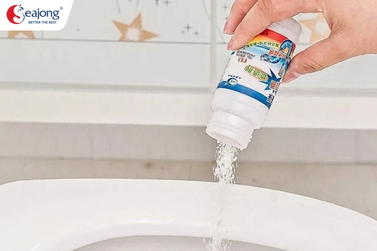 cach-thong-bon-cau-bang-nuoc-nong