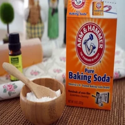 Baking soda làm sạch nhà vệ sinh 