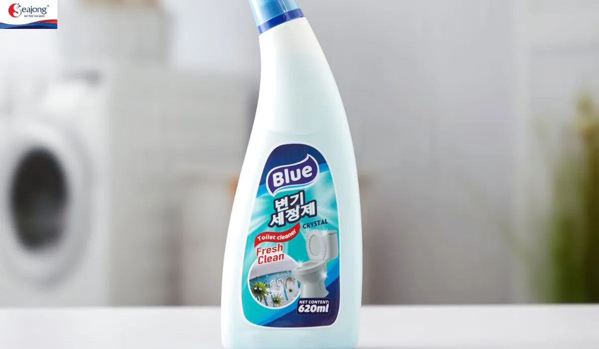 Nước tẩy bồn cầu trong tiếng anh là “toilet cleaner”