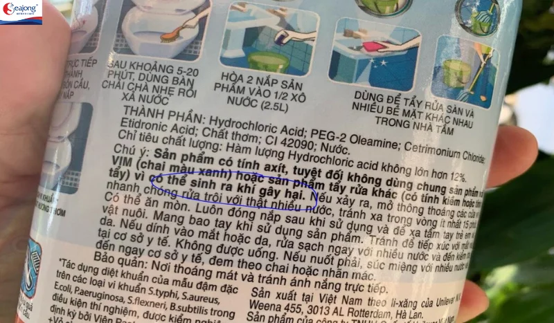 Nước tẩy bồn cầu là sản phẩm tẩy rửa mạnh có thể ảnh hưởng tới sức khỏe mẹ và thai nhi