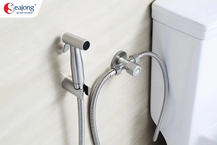 kinh-nghiem-chon-mua-bo-voi-xit-ve-sinh-phu-hop-2